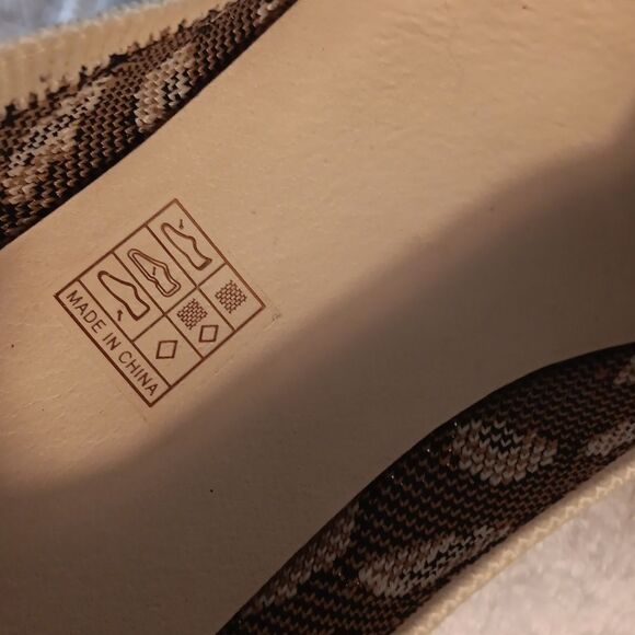 Leopard Print Women's Flats - Picture 6 of 9